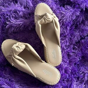 (NWOT) Charles David Scoop Wedges